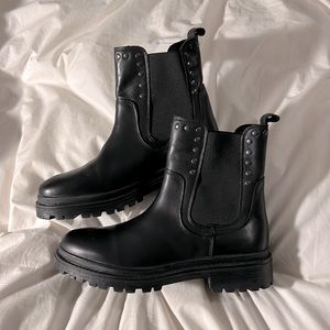 NWT Danassa Genuine Leather Studded Chelsea Boots